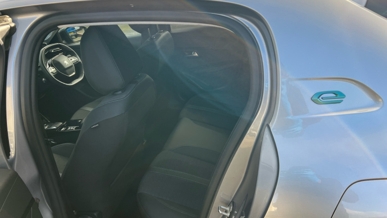 Peugeot 208 100kW Allure Premium 50kWh 5dr Auto Electric Hatchback